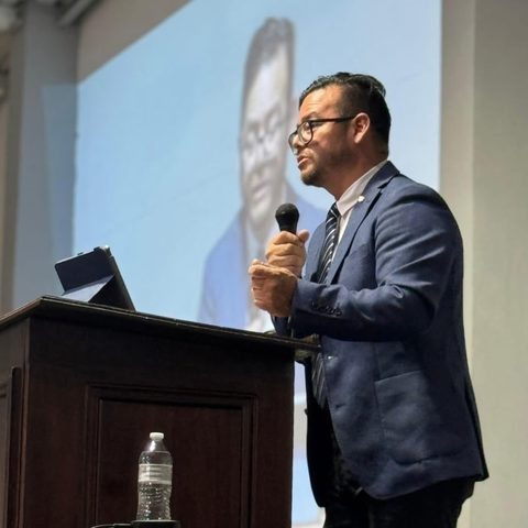Raphael González